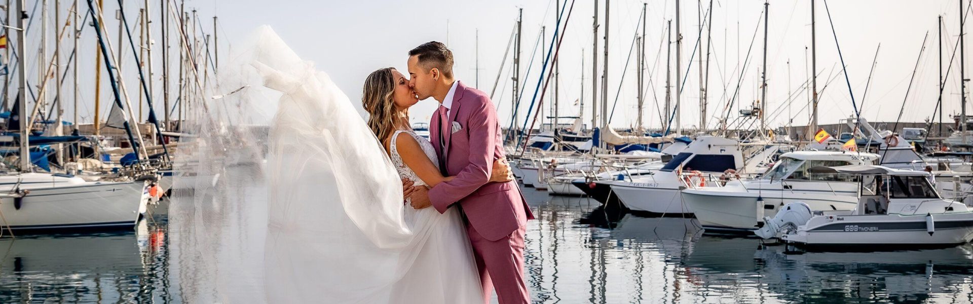 POSTBODA EN MOGAN